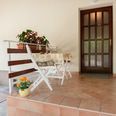 Studio And Apartment Nadia With Garden Porec Ngoại thất bức ảnh